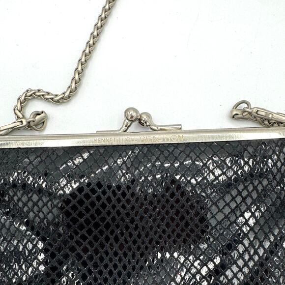 Y2K Kenneth Cole Reaction Black Textured Clutch w/ removable Silver Chain Strap - Picture 5 of 10